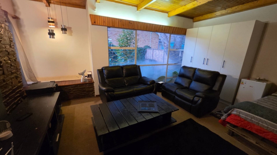 5 Bedroom Property for Sale in Fichardt Park Free State